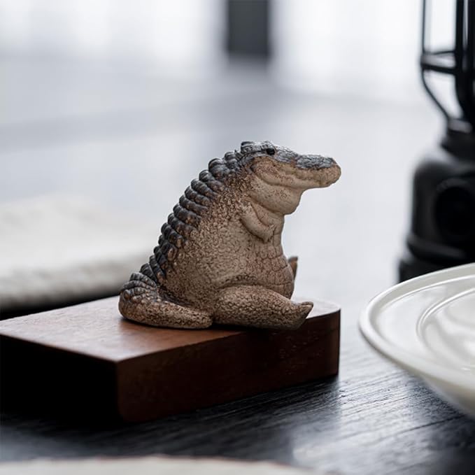 Mini Alligator Baby Statue Ornament, Cute Resin Crocodile Figurine, Tea Pet Alligator Sculpture, Animal Statue for Indoor Outdoor Home Garden Decoration, Animals & Crocodile Lovers