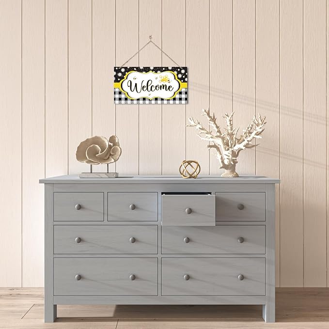 Daisy and Bee Welcome Sign, Rustic Daisy Summer Welcome Sign for Front Door, Farmhouse Home Porch Garden Yard Decor, Rustic Contemporary Farmhouse Wall Decor