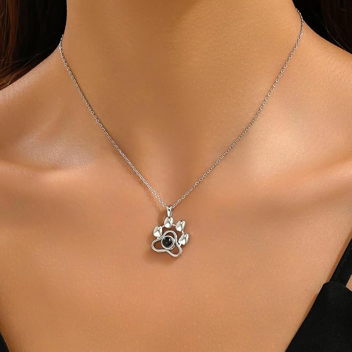 Personalized Cute Dog Cat Paw Name Necklace Forever Love Custom Heart Pendant Pet Name Necklace Gift for Pet Lovers