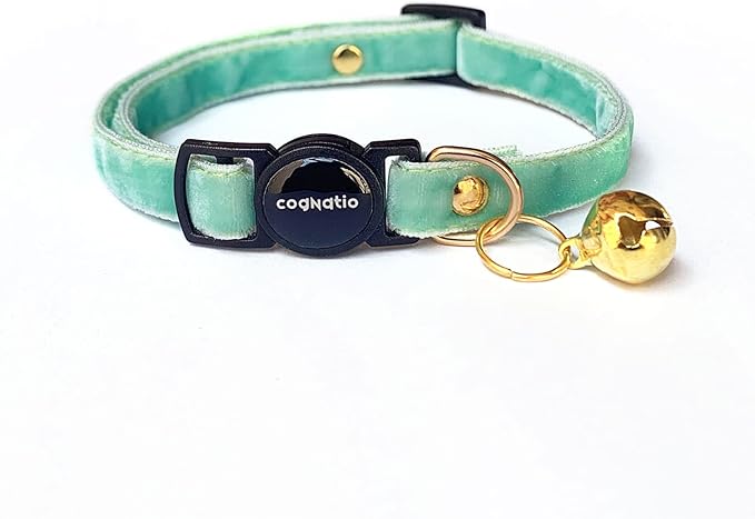 Safety Quick Release Cat Collars,Double Velvet with Bell Available in a Range Colors,Perfect for Your Kitty, Adjustable 20-30 cm (20-30cm, Irish Green)