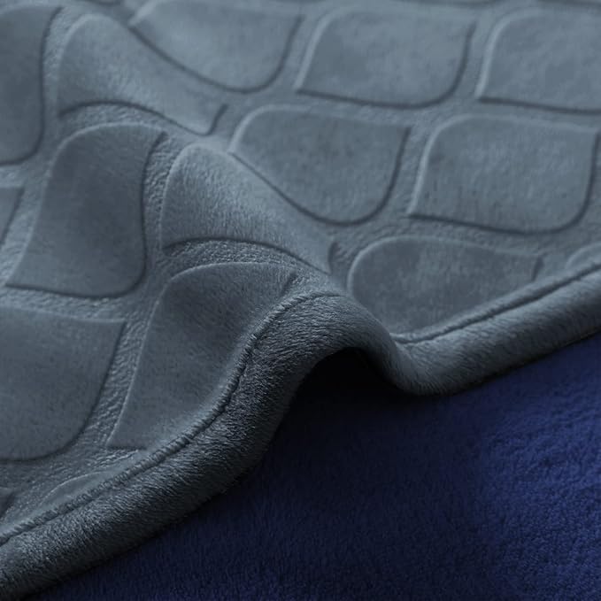 fuguitex Waterproof Dog Blanket Bed Cover Dog Crystal Velvet Moroccan Fuzzy Cozy Plush Pet Blanket Throw Blanket for Couch Sofa
