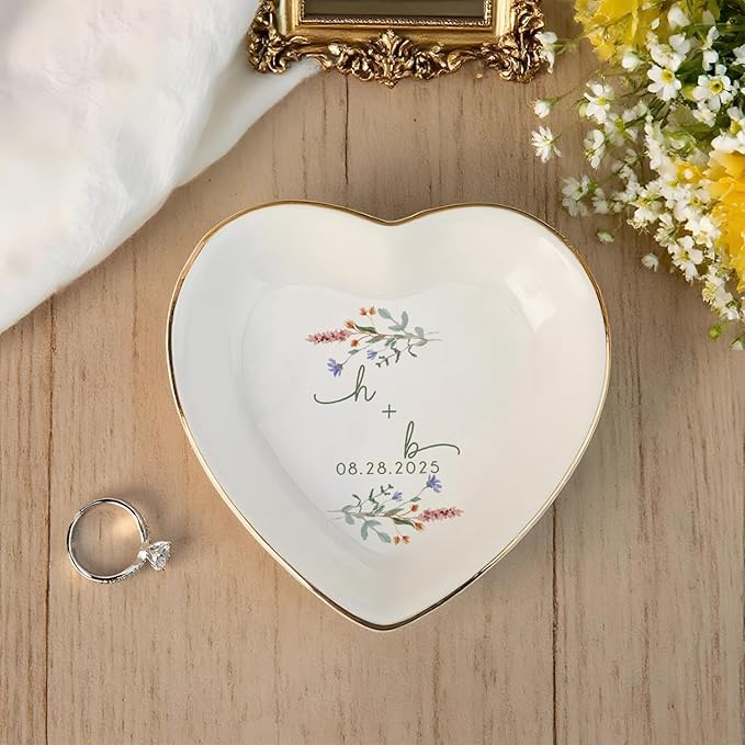 Custom Wildflower Engaged Ring Dish, Personalised Floral Trinket Dish, Ring Holder Engagement Gifts for Couples Newly Engaged, Jewelry Tray Gift for Her Bride Wife Bestie