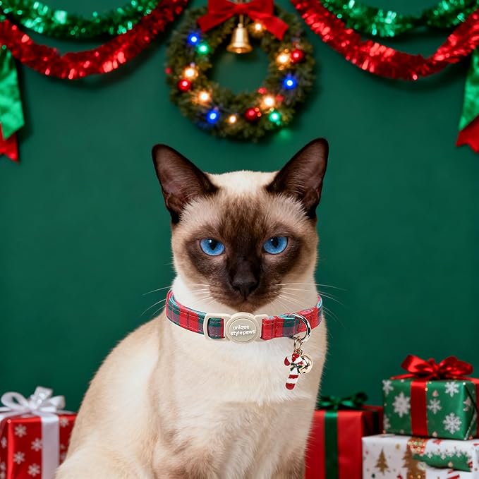 Unique style paws 2 Pack Christmas Kitten Collar Breakaway with Bell&Pendant, Adjustable Safety Red Green Scottish Plaid Cat Cotton Collar for Girl Boy Cat and Small Pet