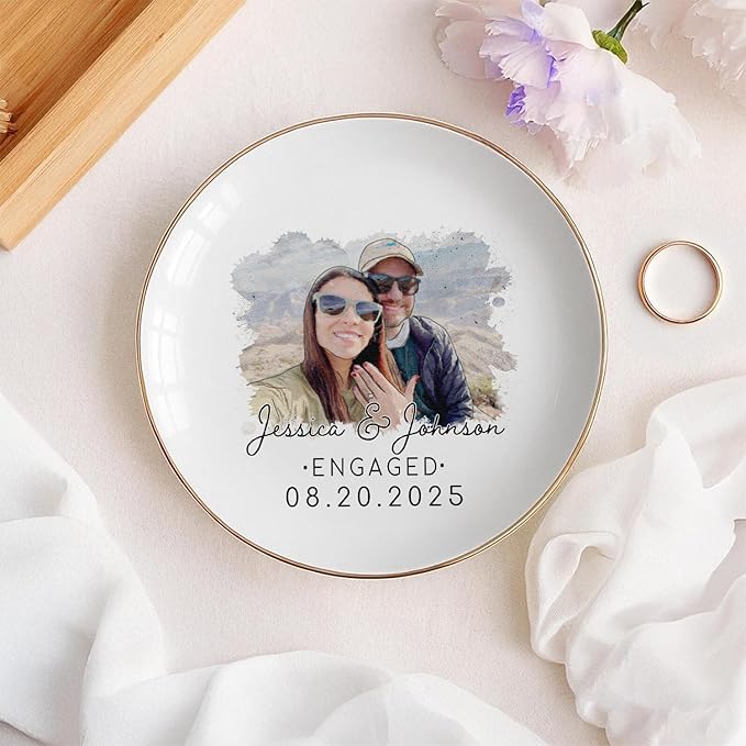 Personalized Couple Portrait Photo Ring Dish Engagement Gift, Ring Holder Dish Wedding Gift, Trinket Dish for Bride Wife, Jewelry Tray Gifts for Newly Engaged Couple Anniversary