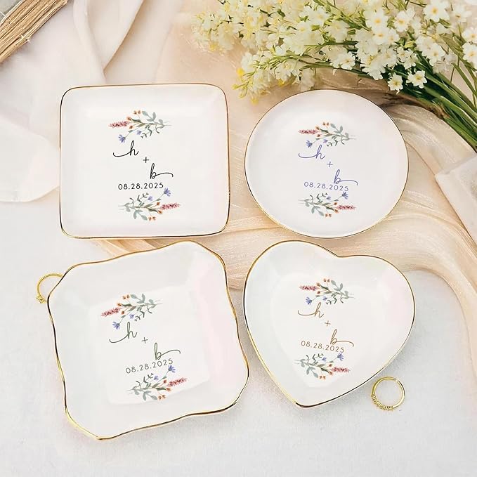 Custom Wildflower Engaged Ring Dish, Personalised Floral Trinket Dish, Ring Holder Engagement Gifts for Couples Newly Engaged, Jewelry Tray Gift for Her Bride Wife Bestie