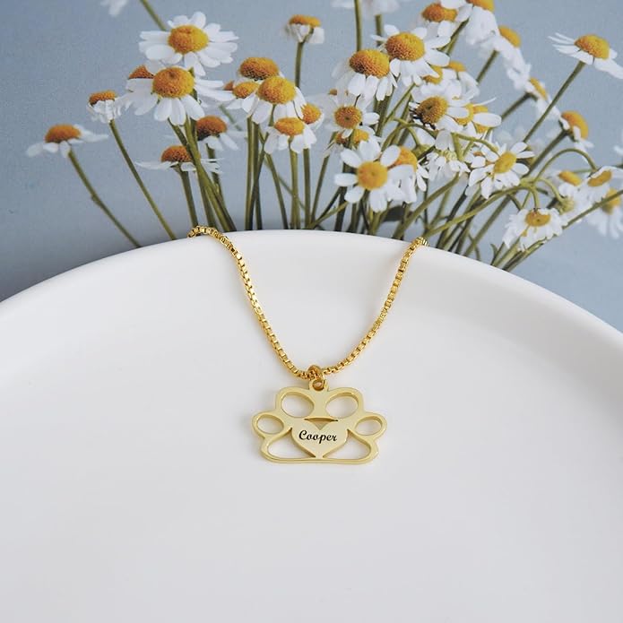 Personalized Cute Dog Cat Paw Name Necklace Forever Love Custom Heart Pendant Pet Name Necklace Gift for Pet Lovers