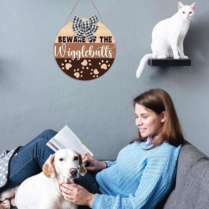 Beware of The Wigglebutts Front Door Sign,Beware of the Wiggle Butts Sign,Farmhouse Dog Wall Decor Hanging Wooden Sign for Pet Shop Decor