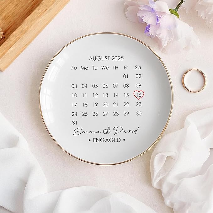 Custom Date Calendar Ring Dish Engagement Gift, Announcement Engaged Trinker Holder, Jewelry Tray Gifts for Newly Engaged Couple, Anniversary Wedding Gift for Her Bride Friend