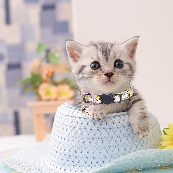 Cat Collar-2 Pack Cat Collars bee & Strawberry Cat Collar Breakaway with Kitten and Bell Pendant Safety Buckle Adjustable Cute Pet Collar for Girl Cats Gift for Cats and Small Pets