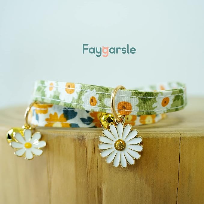 2 Pack Cotton Breakaway Cat Collars with Bell Daisy Pendant Kitty Kitten Collars Green Orange Collar for Female Girl Cats Male Boy Cats