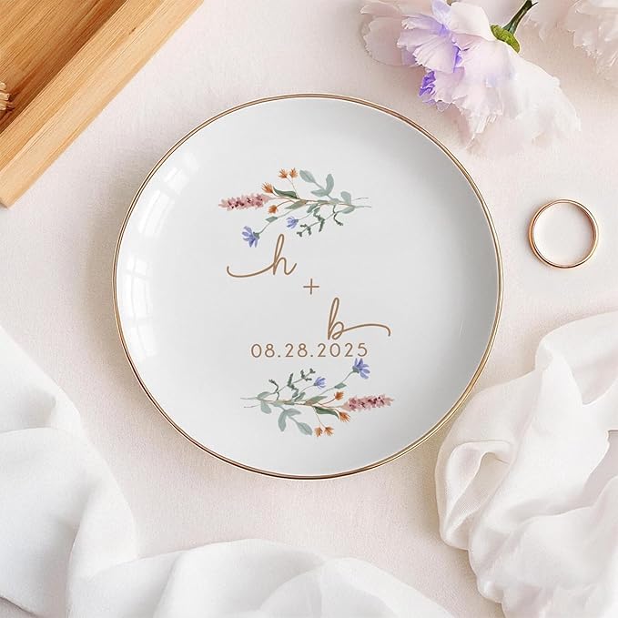 Custom Wildflower Engaged Ring Dish, Personalised Floral Trinket Dish, Ring Holder Engagement Gifts for Couples Newly Engaged, Jewelry Tray Gift for Her Bride Wife Bestie