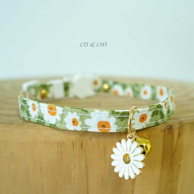 2 Pack Cotton Breakaway Cat Collars with Bell Daisy Pendant Kitty Kitten Collars Green Orange Collar for Female Girl Cats Male Boy Cats