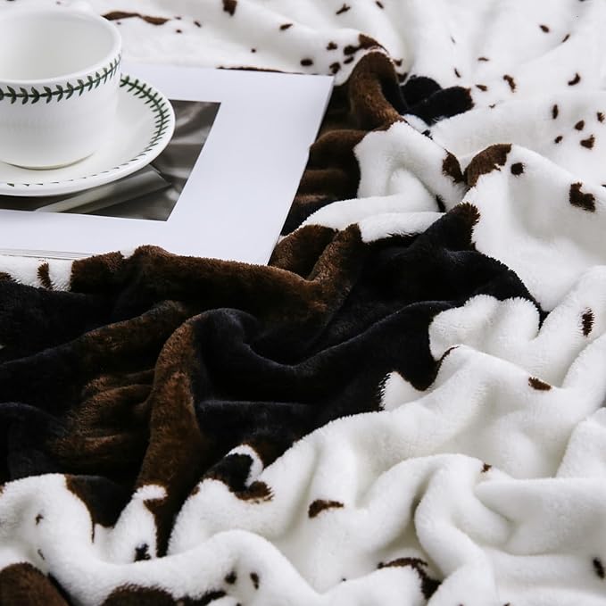 Bnuitland Cute Cow Printed Fleece Flannel Throw Blanket, Super Soft 300 GSM Double Sided Lightweight for Bed Sofa Couch Travel, Fluffy Fuzzy Animal Blanket for Kids/Baby/Pets, 50×40 inch