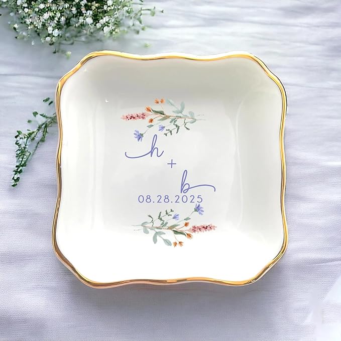 Custom Wildflower Engaged Ring Dish, Personalised Floral Trinket Dish, Ring Holder Engagement Gifts for Couples Newly Engaged, Jewelry Tray Gift for Her Bride Wife Bestie