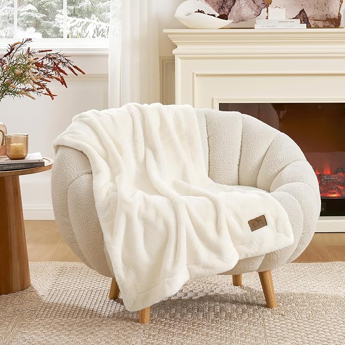 Waterproof Pet Blanket, Ultra Soft Luxury Faux Fur Throw Blanket for Couch, Cozy Warm Plush Blanket for Sofa Bedroom Living Room, Liquid Pee Proof for Large Dog or Cat, 30x40 inch, Cream