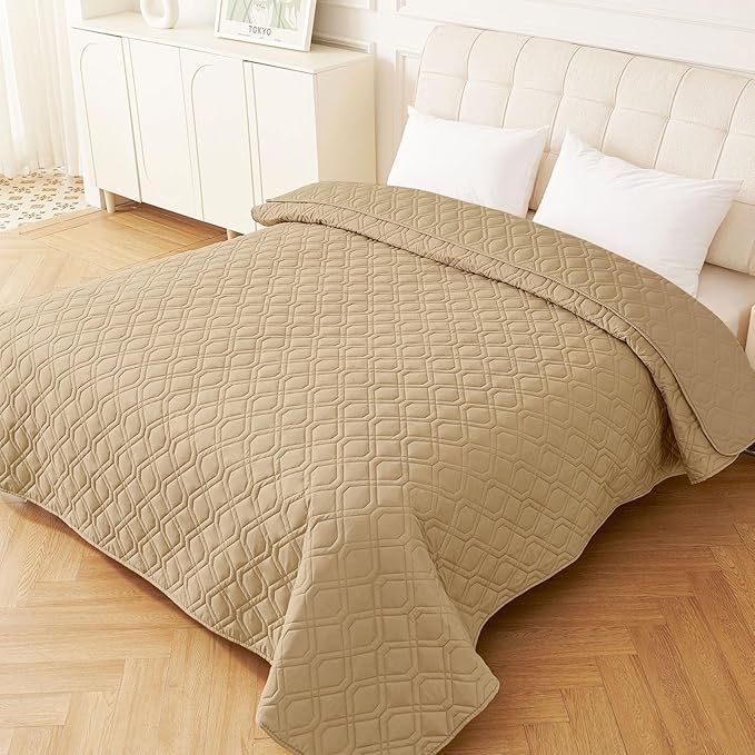 hyha Waterproof Dog Bed Blanket, Soft Pet Blankets, Waterproof Couch Cover for Dogs, Reversible Sofa Covers Washable for Furniture (52x82 Inch, Camel/Camel)