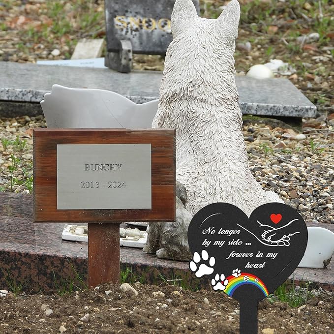 Dog Memorial Grave Stakes - Metal Pets Lover Cemetery Markers Decorations for Humans Heart Plaques Decor for Outdoor Garden Black Bridge Rainbow Personalized Sympathy Yard Remembrance Gifts
