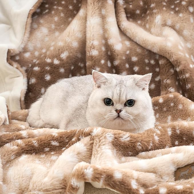 Waterproof Pet Blanket, Christmas Deer Print Blanket for Bed Couch Protector, Reversible Washable Plush Dog Faux Fur Throw for Puppy, Double Sided Cat Blanket, 30x40 inch, Brown