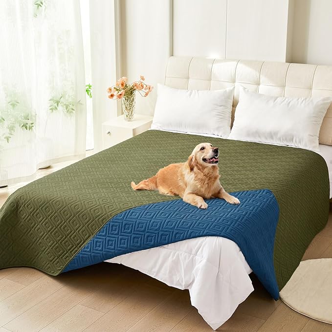 hyha Waterproof Dog Blanket, Soft Pet Bed Blankets, Waterproof Sofa Couch Cover for Dogs Washable, Reversible Pet Couch Covers for Sofa Furniture (52x82 Inch, Green/Navy Blue)