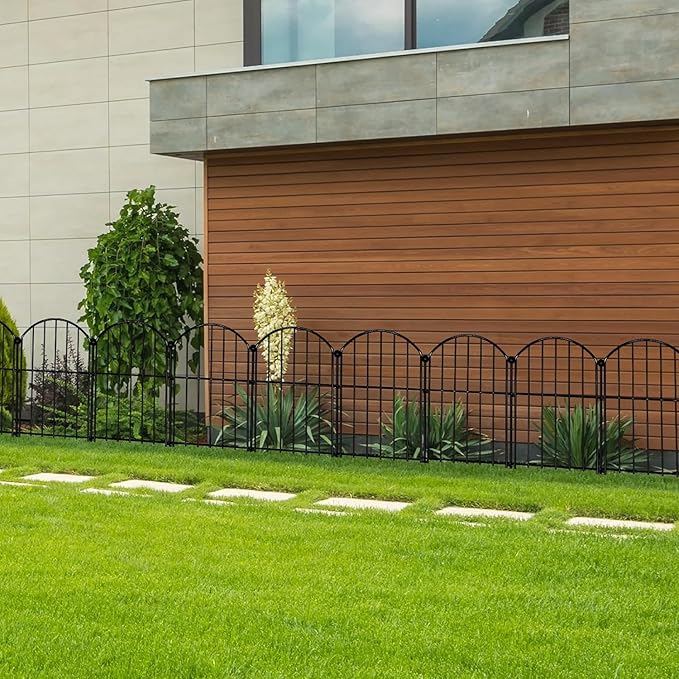 Decorative Garden Fence 17in x30ft, 30 Pack Rustproof Metal No Dig Fence Animal Barrier for Dog, Arched Flower Bed Edging Ornamental Wire Border Panel Fencing (Black, 30 Panels-17in(H) x30ft(L))