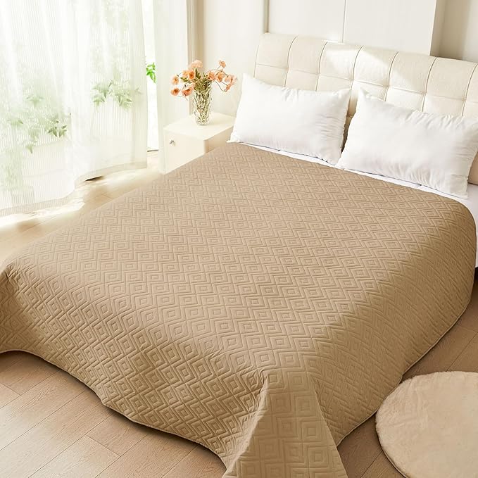 hyha Waterproof Dog Blanket, Soft Pet Bed Blankets, Waterproof Sofa Couch Cover for Dogs Washable, Reversible Pet Couch Covers for Sofa Furniture (82x82 Inch, Camel/Beige)