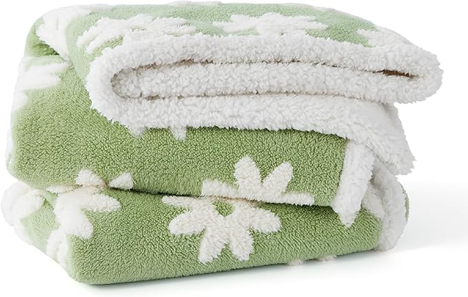 LE SURE Waterproof Dog Blanket for Large Dogs - Washable Double Sided Dog Blankets with Warm Jacquard Shag and Soft Sherpa Fleece, Pet Cat Blanket for King Bed Protection, 3D Textured Flower, Green