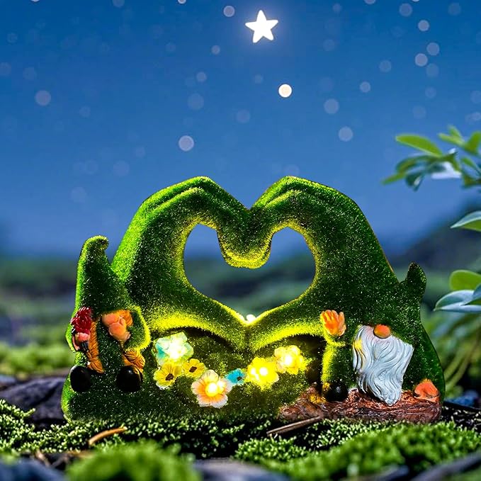 St Patricks Day Gnome Garden Gnome Statue Heart-Shaped Moss Covered Outdoor Garden Decor Cute Gnomes Decorations for Home Patio Yard Balcony Lawn Decor