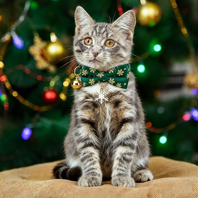 2 Pack Christmas Cat Collar with Bell and Bowtie,with Bling Snowflake Charm and Printing Pattern, Safety Breakaway Clasp, Adjustable for Kitten and Cats Green and Red.