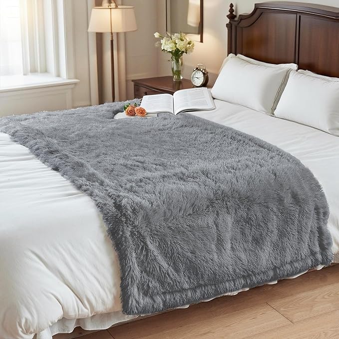 gogobunny Waterproof Dog Blanket for Couch & Furniture Protection - Super Soft Reversible Throw for Large Dogs & Cats, Calming Washable Fur & Sherpa Pet Blanket (33x77 Inch, Light Grey)