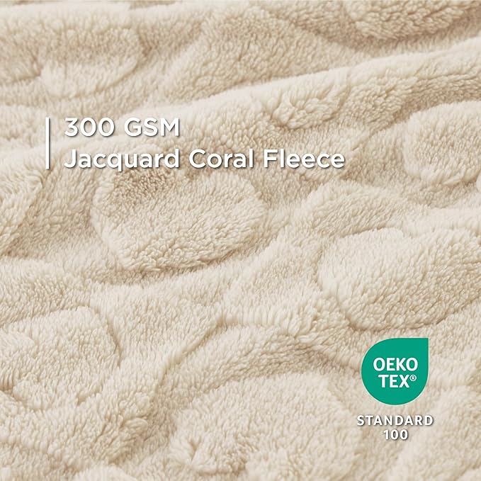 Bedsure Dog Blankets for Small Dogs Washable - Fluffy Fuzzy Cat Puppy Blanket with Premium 300GSM Coral Fleece Soft for Pet Kitten Doggy, White, 25x35IN