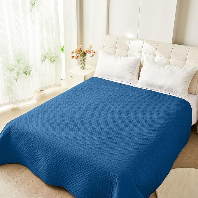 hyha Waterproof Dog Blanket, Soft Dog Bed Cover Pet Blankets, Waterproof Sofa Couch Cover for Dogs Washable, Reversible Pet Couch Covers for Sofa Furniture (82x120 Inch, Navy Blue/Blue)