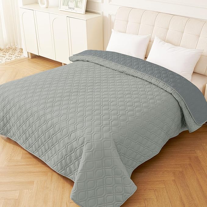 hyha Waterproof Dog Bed Blanket, Soft Pet Blankets, Waterproof Couch Cover for Dogs, Reversible Sofa Covers Washable for Furniture (68x82 Inch, Grey/Dark Grey)