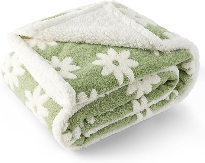 LE SURE Waterproof Dog Blanket for Large Dogs - Washable Double Sided Dog Blankets with Warm Jacquard Shag and Soft Sherpa Fleece, Pet Cat Blanket for Bed Protection, 3D Textured Cloud, Green