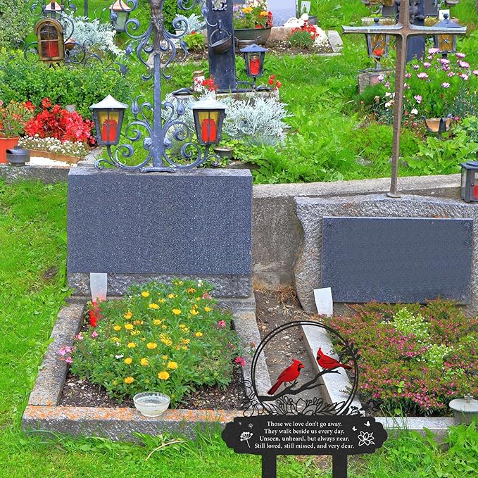 Cardinal Grave Decorations for Cemetery, Metal Memorial Stakes Grave Decorations for Loss of Mother Father Cardinal Decor Plaques Markers for Cemetery Humans Outdoor Yard Garden