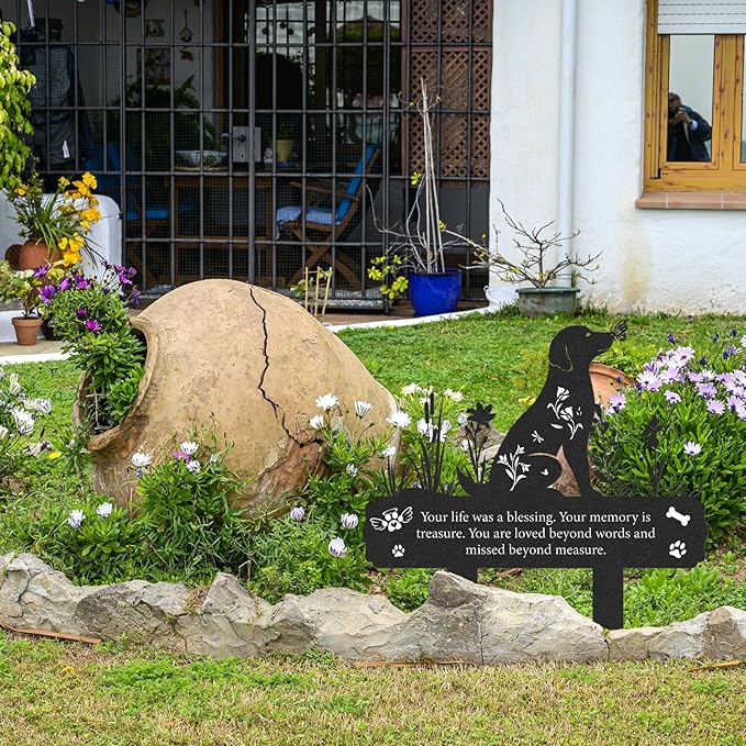 Grave Markers for Cemetery for Dog, Metal Grave Markers Yard Memorial Pet Dog, Garden Stake Decorations for Cemetery for Loss of Pet Outdoors Decor (12 X 14.5 Inches)
