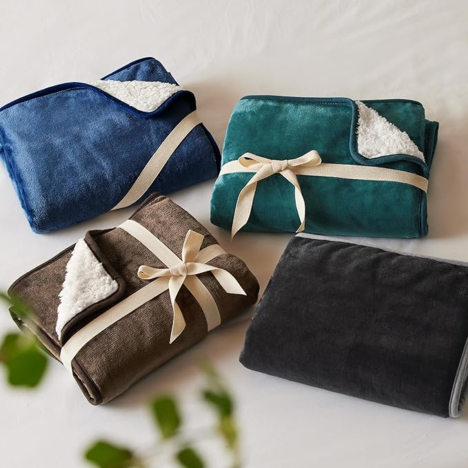 Bedsure Waterproof Blanket for Bed - Sherpa Fleece Waterproof Dog Blankets for Large Dogs, Pet Blankets for Bed/Couch/Dog Crate, Soft Plush Reversible Furniture Protector, King Size, 108"x86", Green
