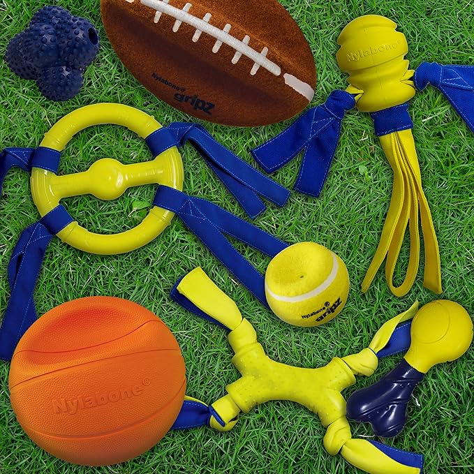 Nylabone Power Play Gripz Felt Basketball Rubber Fetch Toy, Squeaky Ball for Dogs, Large (1 Count)